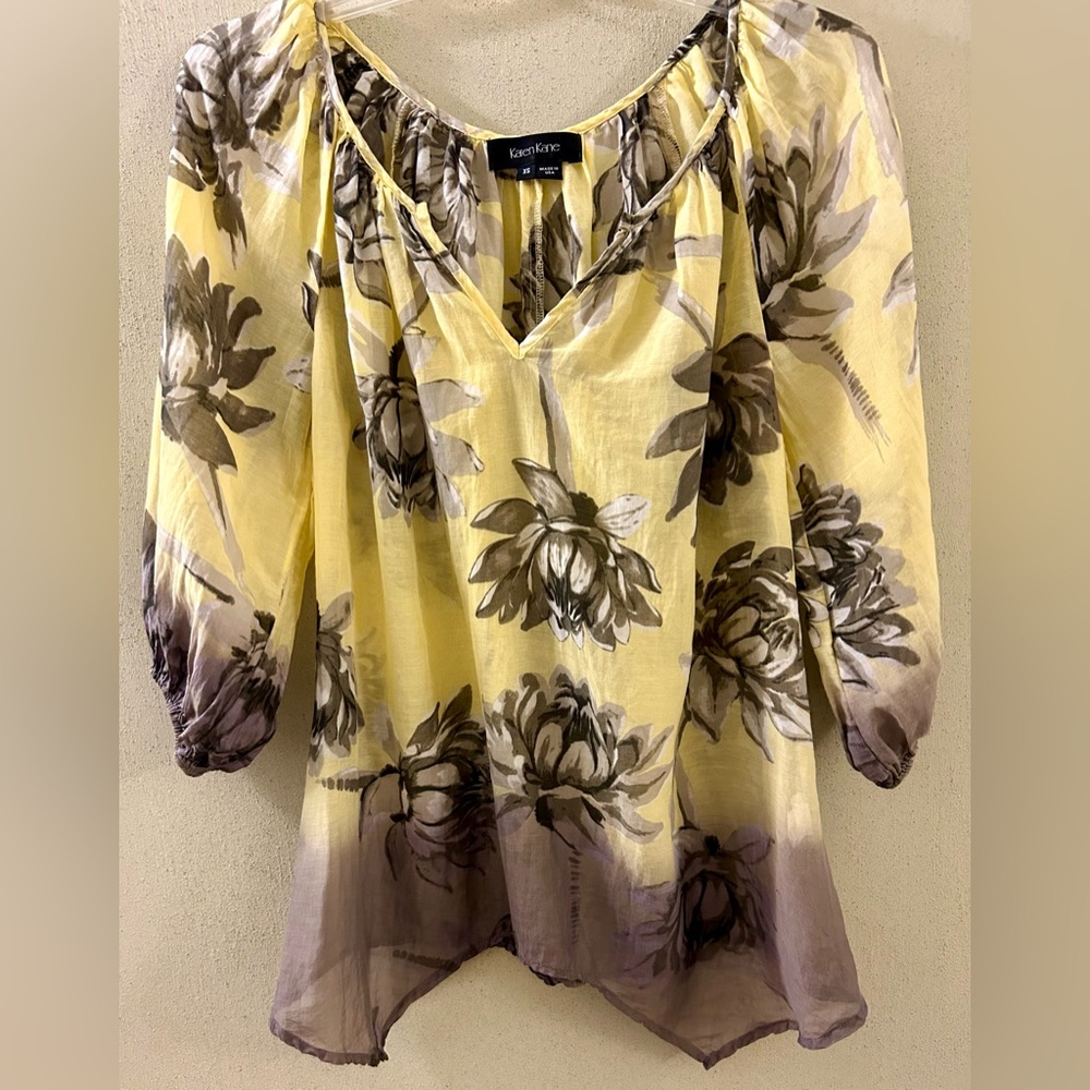 Karen Kane shirt, women’s size XS, yellow with gray flowers